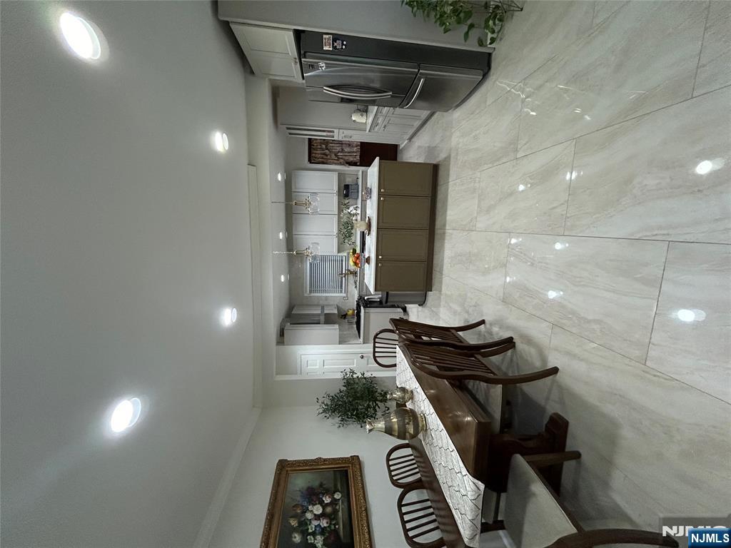 459 Lawton Avenue - Photo 7