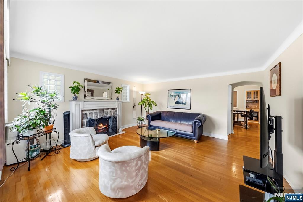 1028 Harvard Pl, Fort Lee, NJ 07024