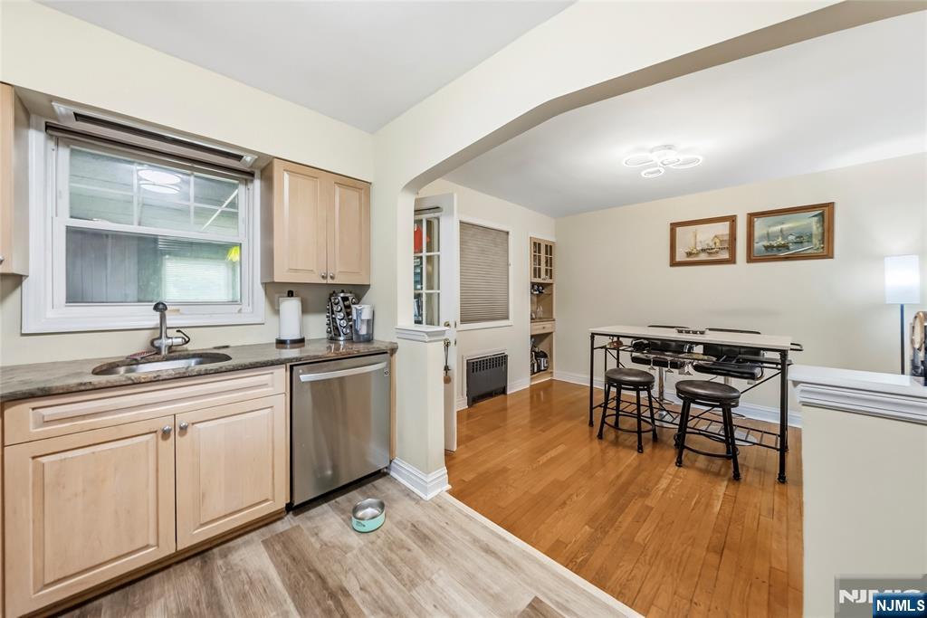 1028 Harvard Place - Photo 10