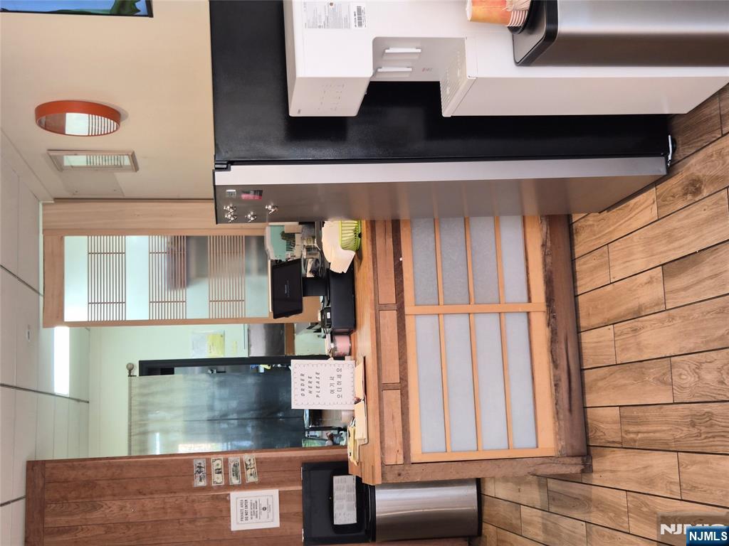 198 Broad Ave, Palisades Park, NJ 07650