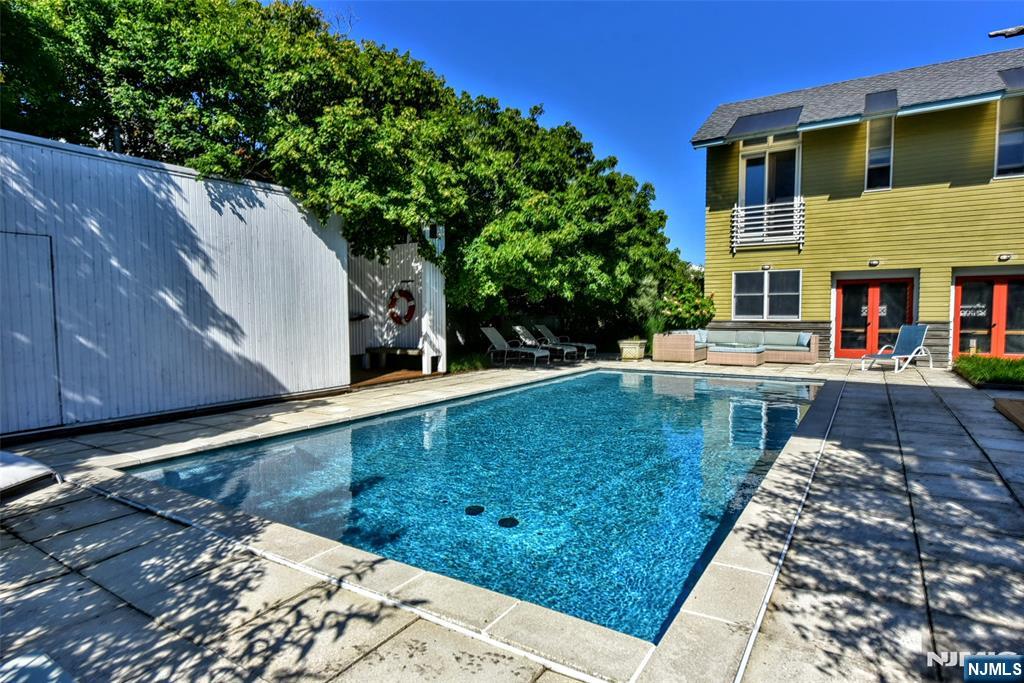 54 Long Beach Boulevard — photo 29