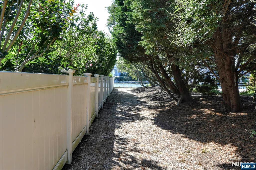 54 Long Beach Boulevard — photo 35