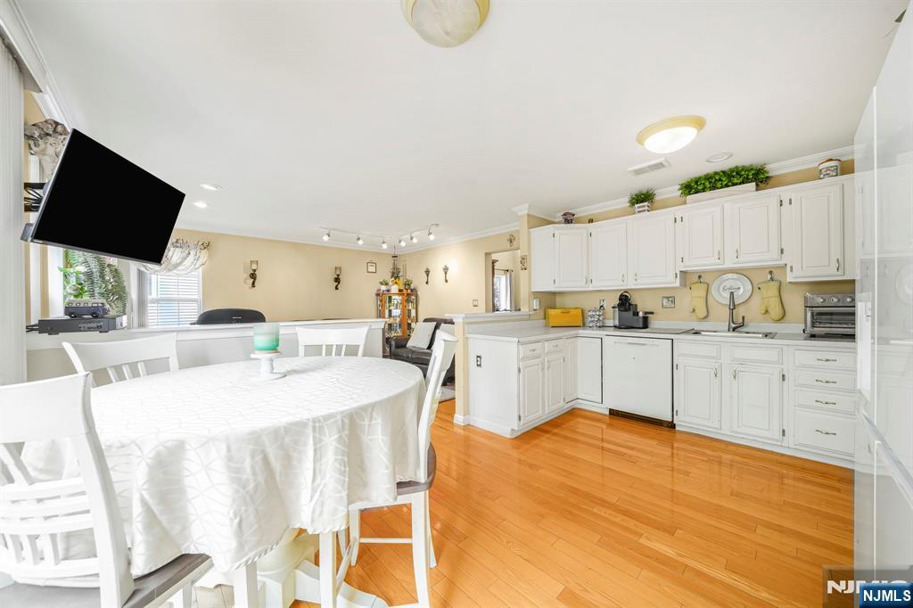 110 Warbler Drive, Wayne, NJ 07470 Listing Photo  12
