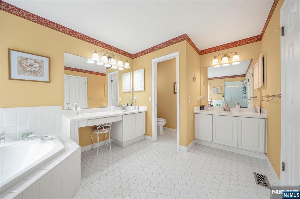 110 Warbler Drive, Wayne, NJ 07470 Listing Photo  19