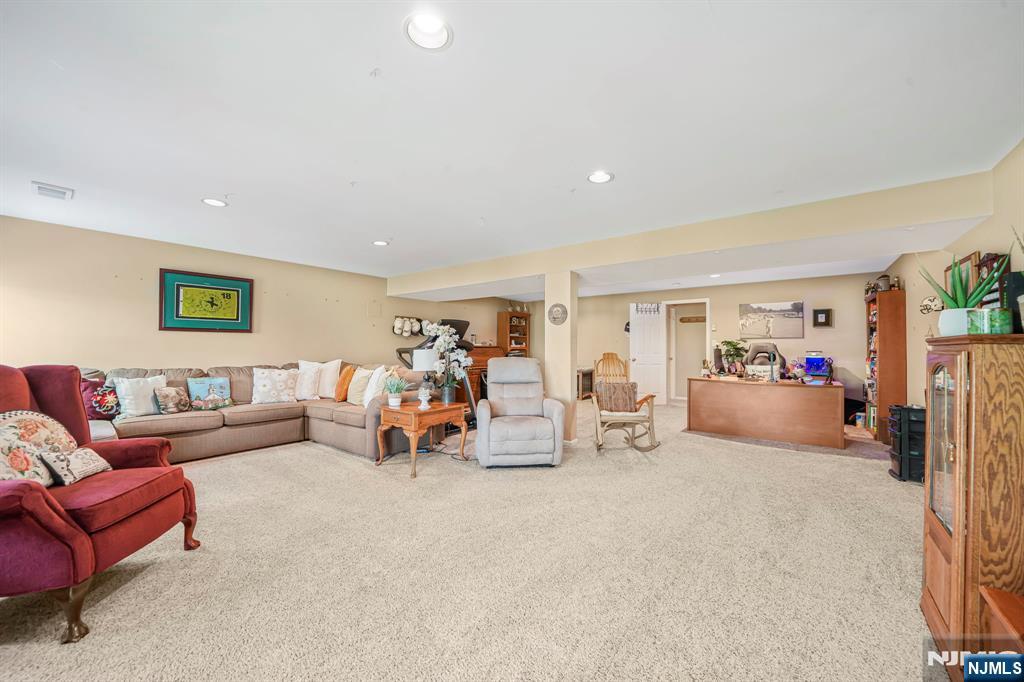 110 Warbler Drive, Wayne, NJ 07470 Listing Photo  26