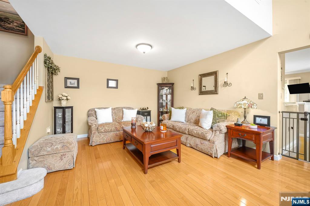 110 Warbler Drive, Wayne, NJ 07470 Listing Photo  8
