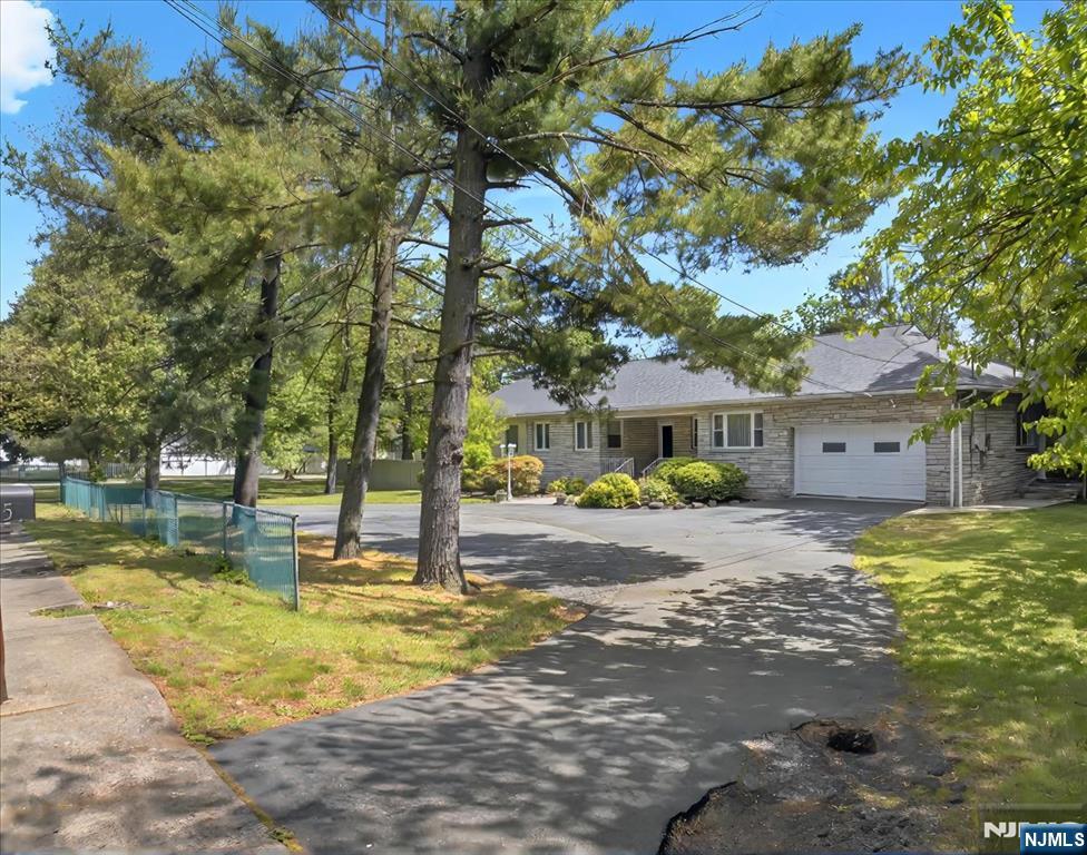 Large circular driveway