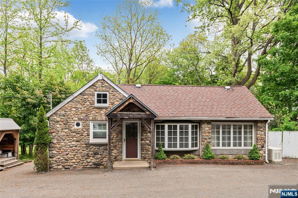 157 Chestnut Ridge Rd, Montvale, NJ 07645