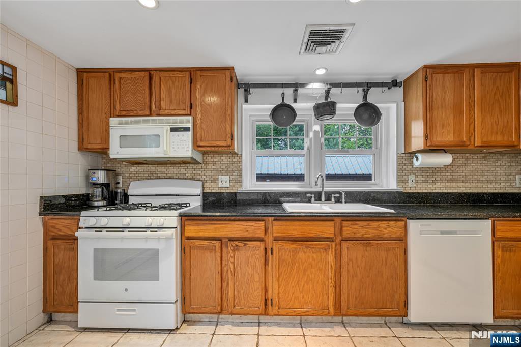 157 Chestnut Ridge Rd, Montvale, NJ 07645