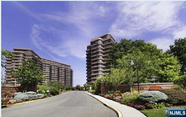 100 Carlyle Drive 17B-N - Photo 1