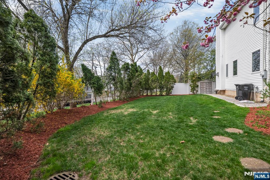 177 Lawson Place — photo 40