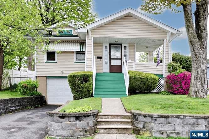 35 Demarest Ave, Bergenfield, NJ 07621