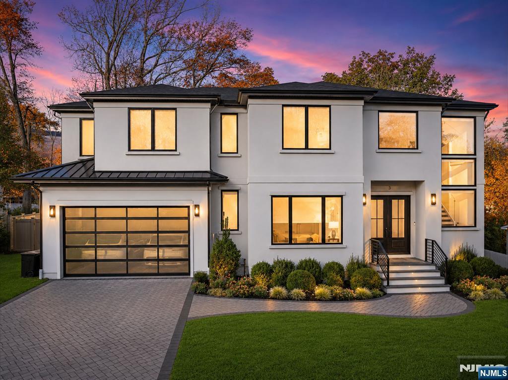 3 Mountain View Ct, Demarest, NJ 07627