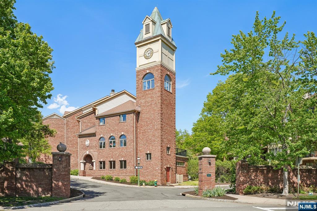 68 Mews Lane #68