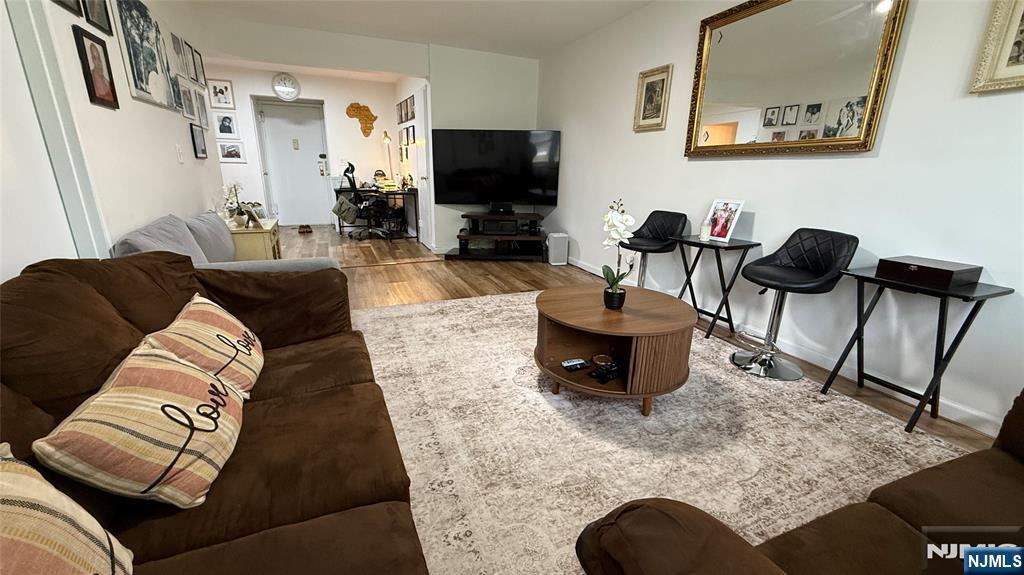 2160 Center Avenue 2L - Photo 3