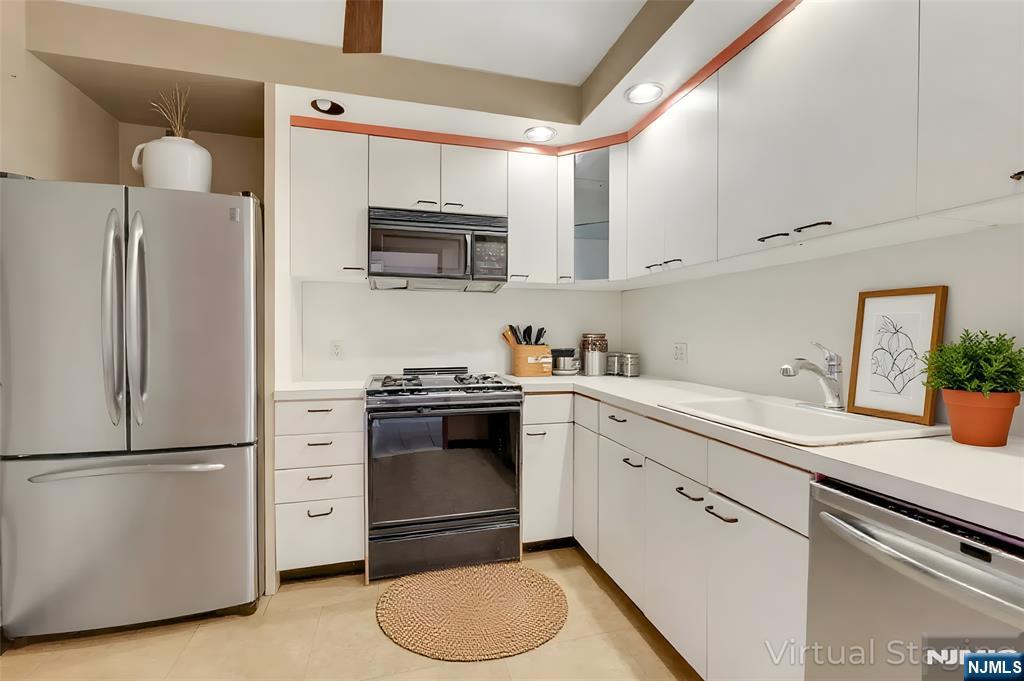 5 Horizon #907, Fort Lee, NJ 07024
