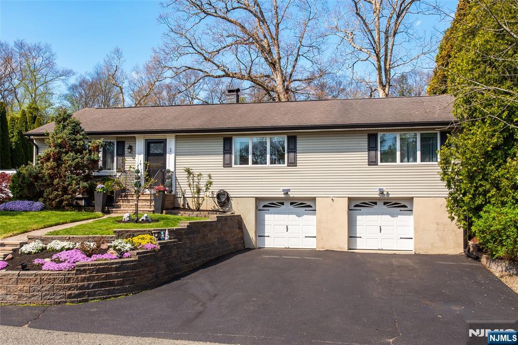 1 Circle Boulevard, West Milford, NJ 07435 Listing Photo  2