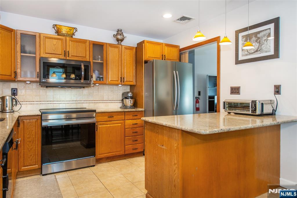 1 Circle Boulevard, West Milford, NJ 07435 Listing Photo  3