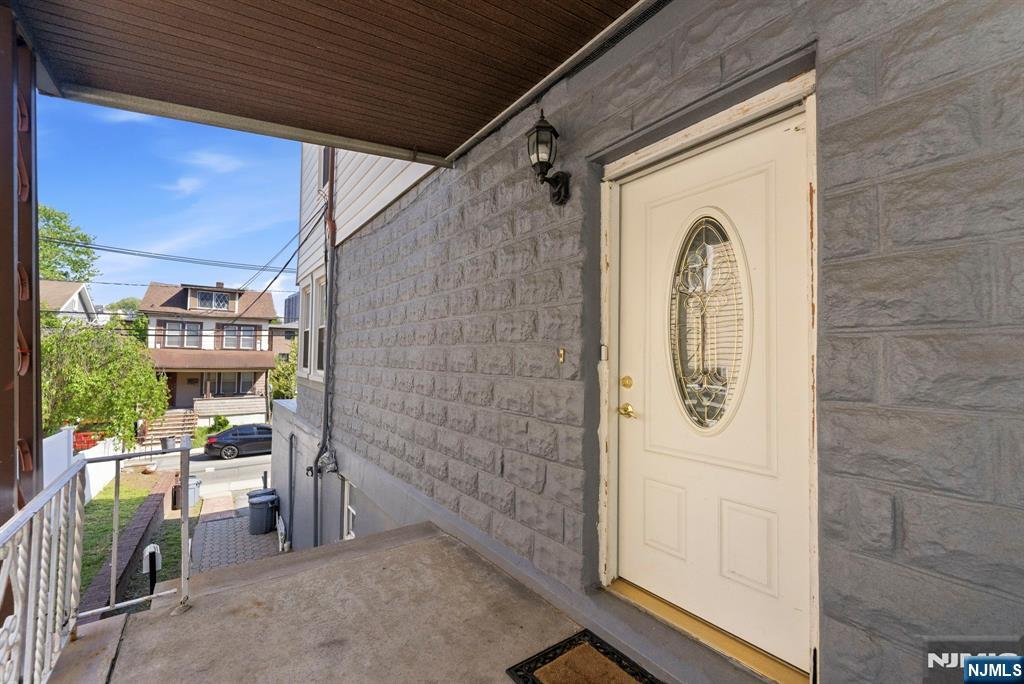773 Kingsland Avenue - Photo 2