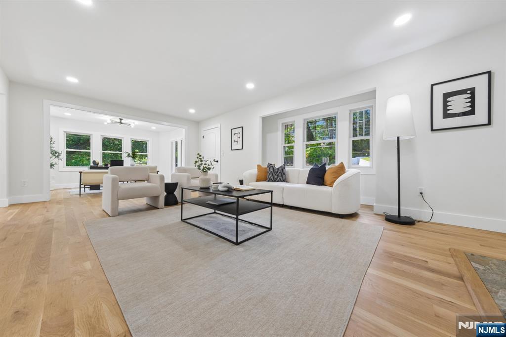 216 Gregory Avenue - Photo 2