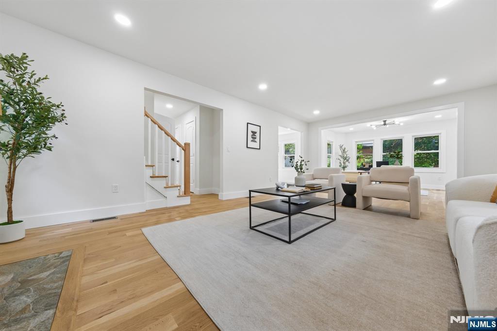 216 Gregory Avenue - Photo 3