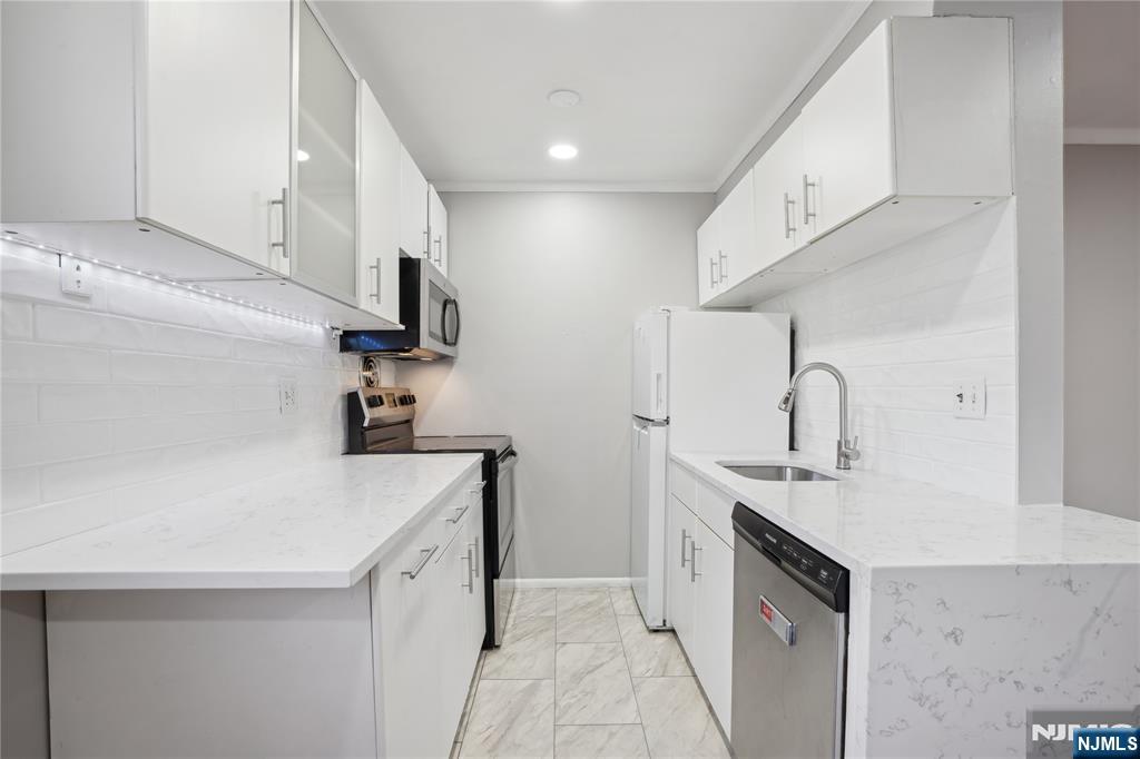 56 68th Street 7 - Photo 2