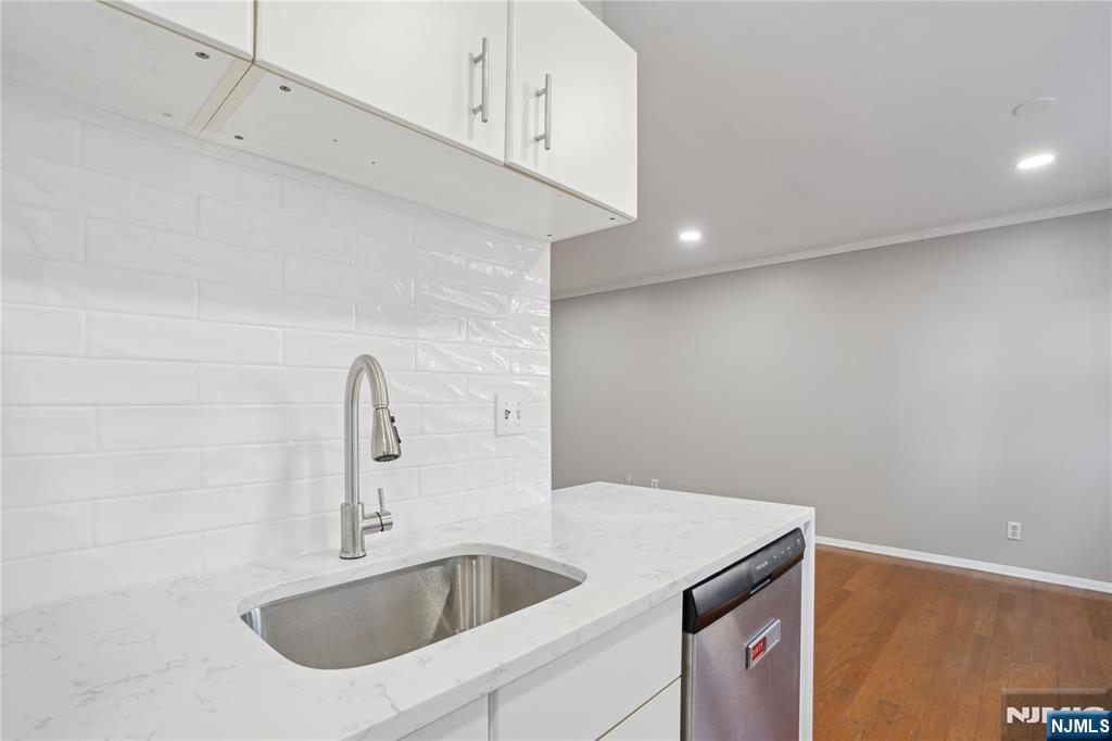 56 68th Street 7 - Photo 3