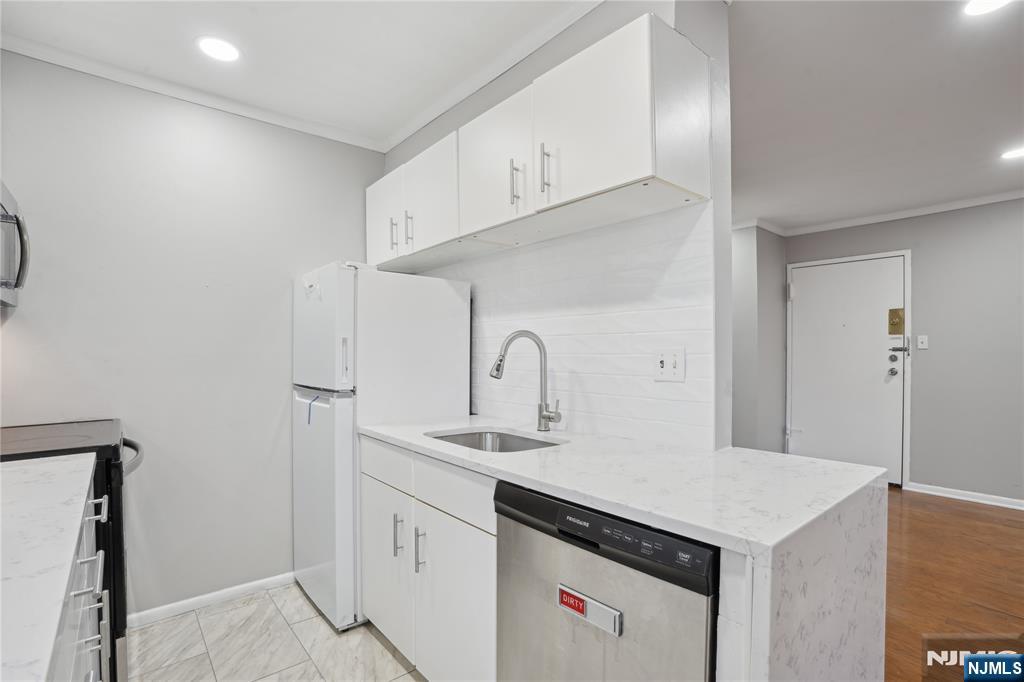 56 68th Street 7 - Photo 4