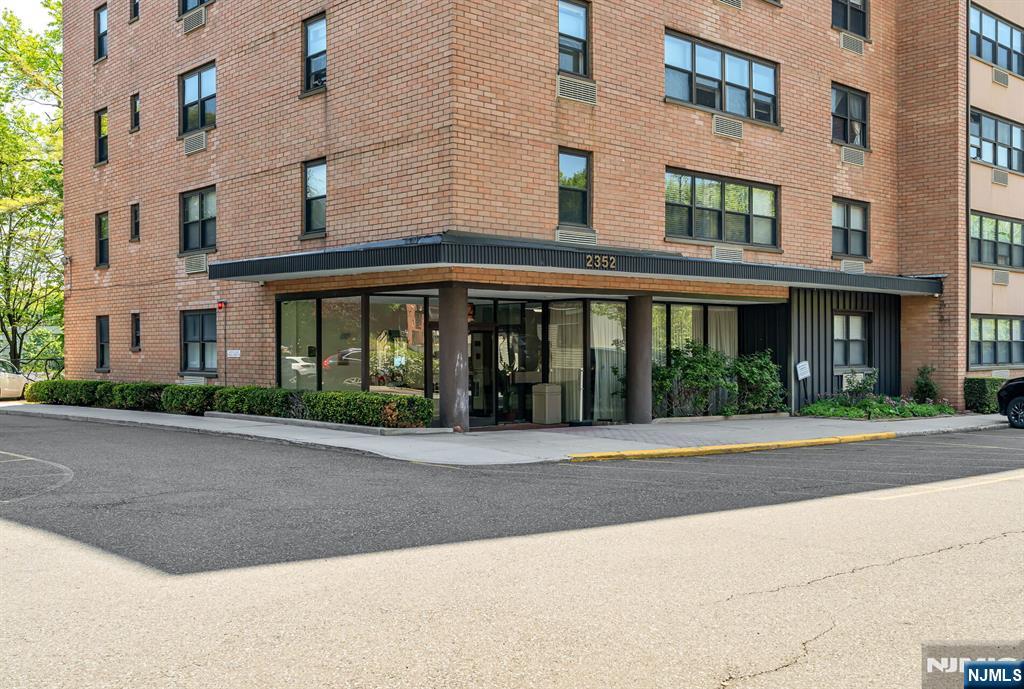 2352 Linwood Ave #6C, Fort Lee, NJ 07024