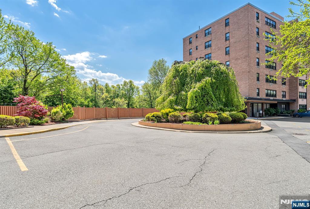 2352 Linwood Avenue, #6C, Fort Lee, NJ 07024 Listing Photo  29