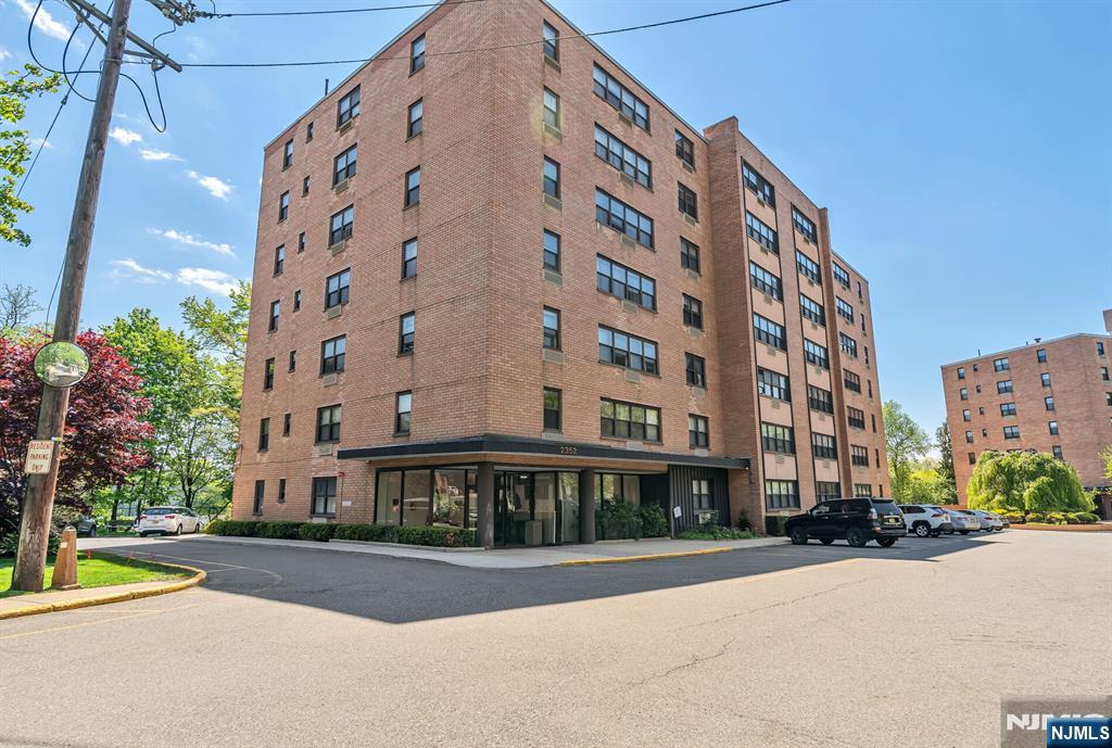 2352 Linwood Avenue, #6C, Fort Lee, NJ 07024 Listing Photo  30