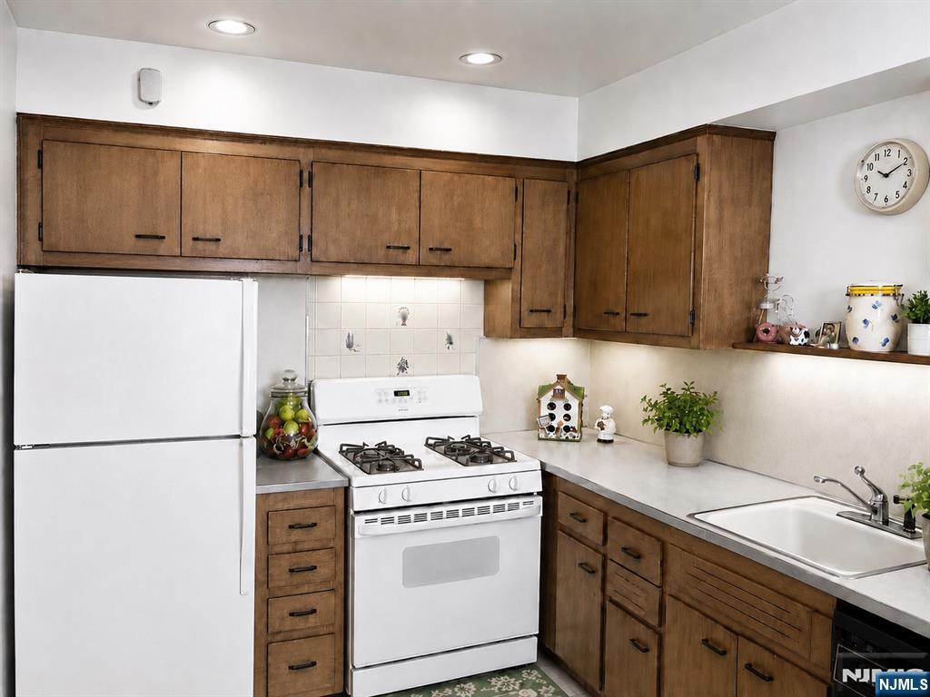 55 Schuyler Avenue 8 - Photo 3