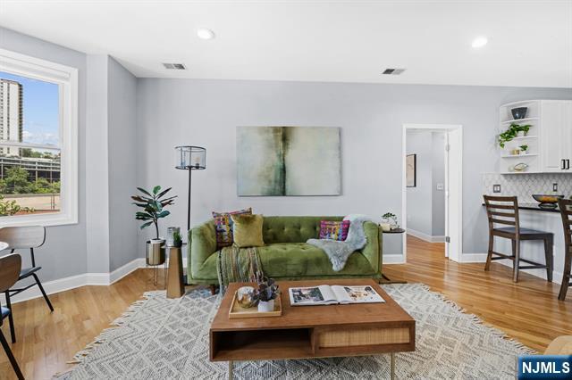 915 Madison Street 5E - Photo 4