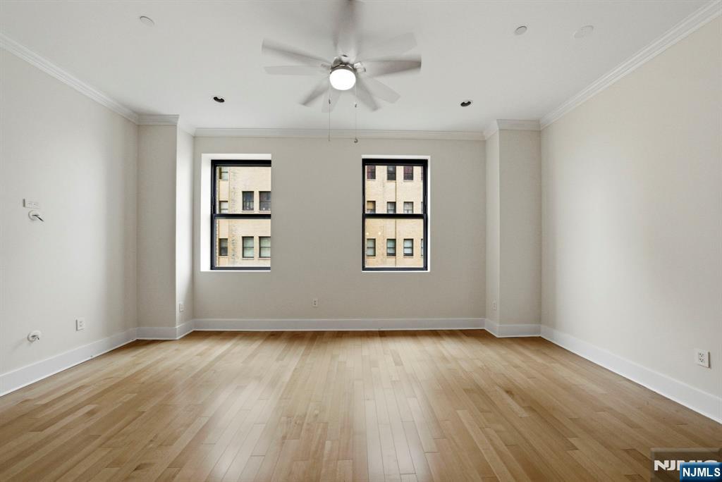 4 Beacon Way #1404