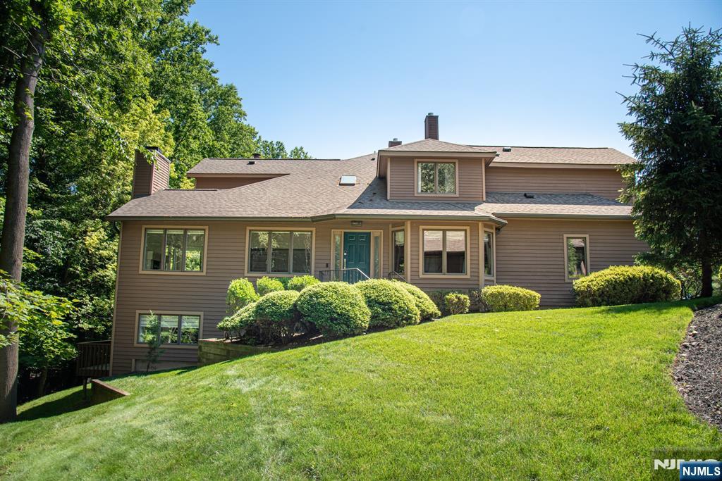 23 Lakeview Drive