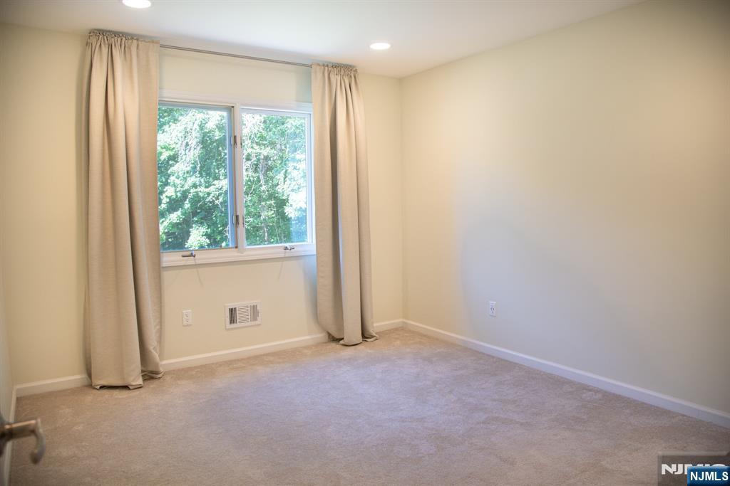 23 Lakeview Drive — photo 28