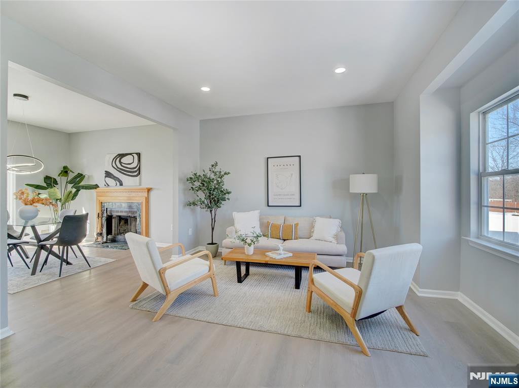 1 Kent Court - Photo 3