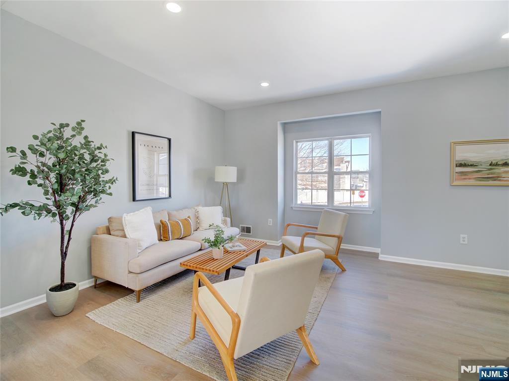 1 Kent Court - Photo 5