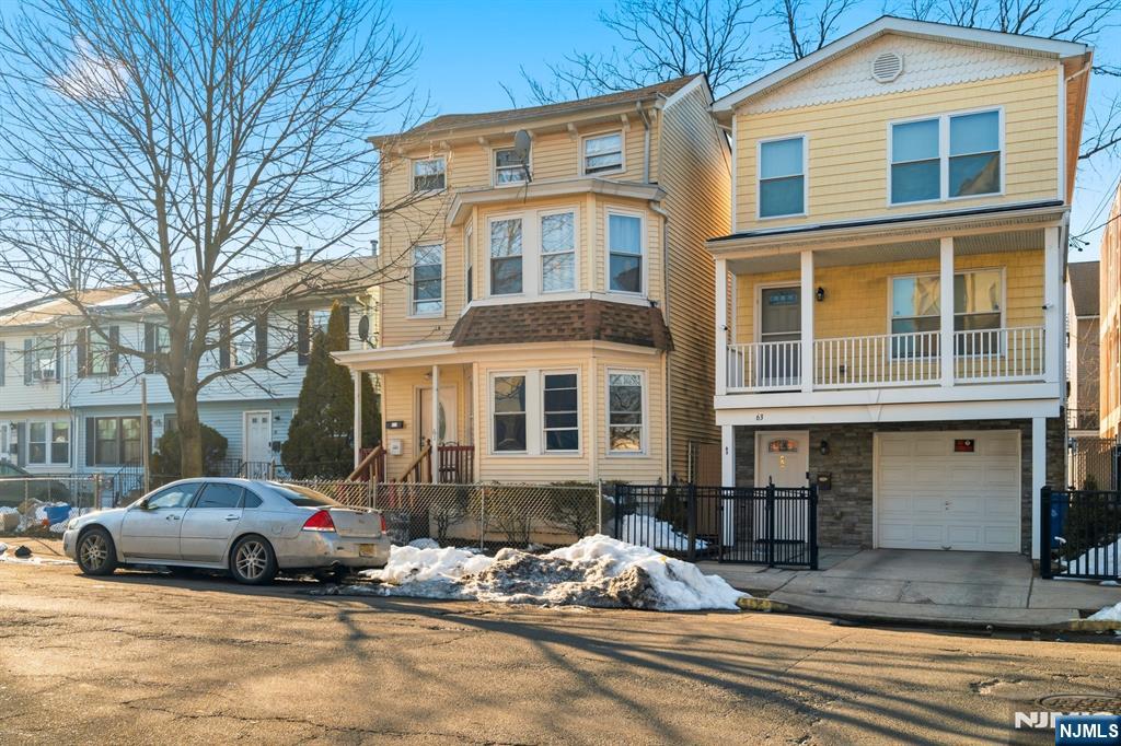 61 Holsman Street