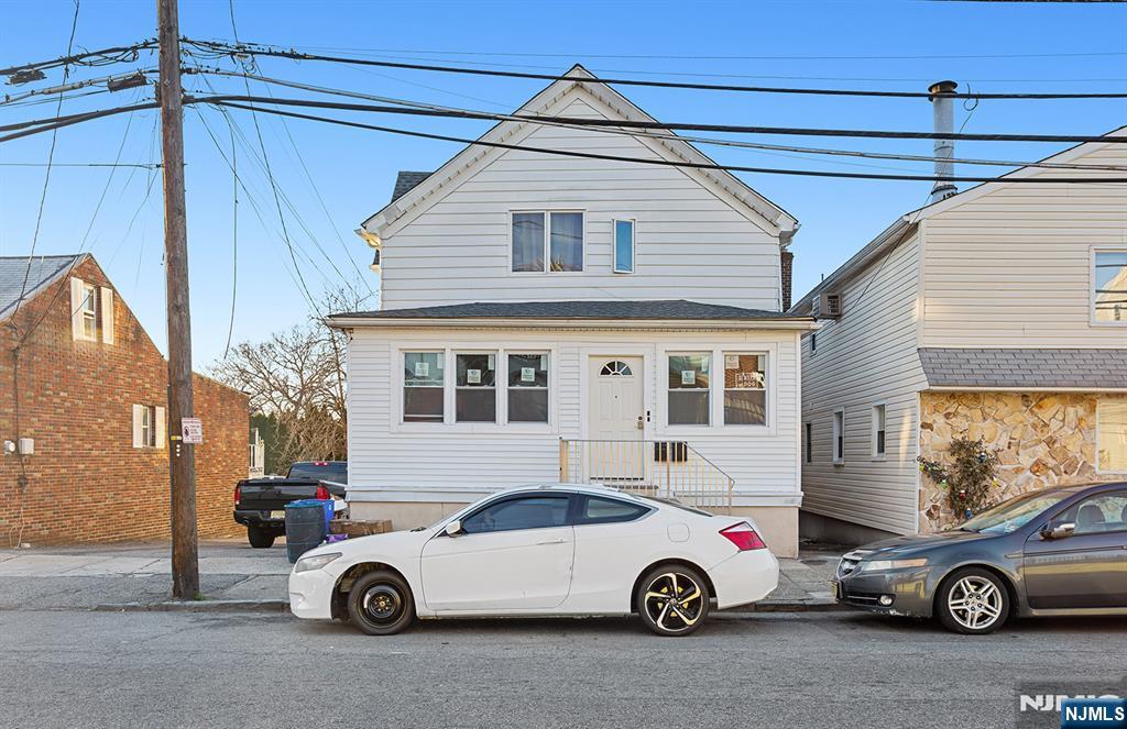 140 Nagle Street - Photo 1