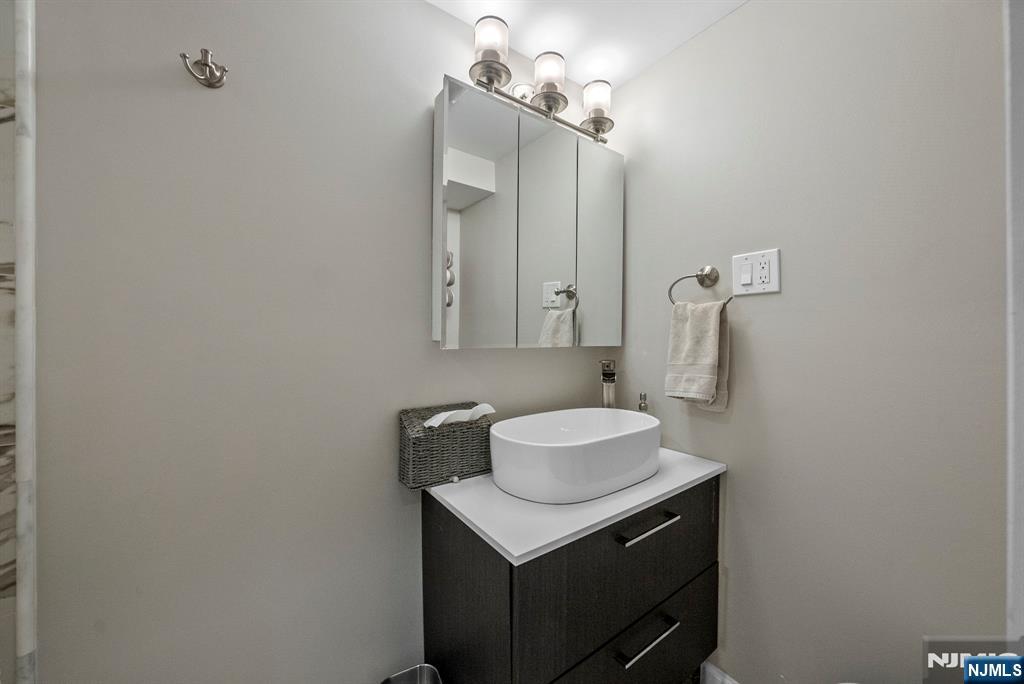 11 Homewood Way — photo 31