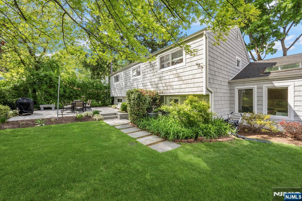 11 Homewood Way — photo 33