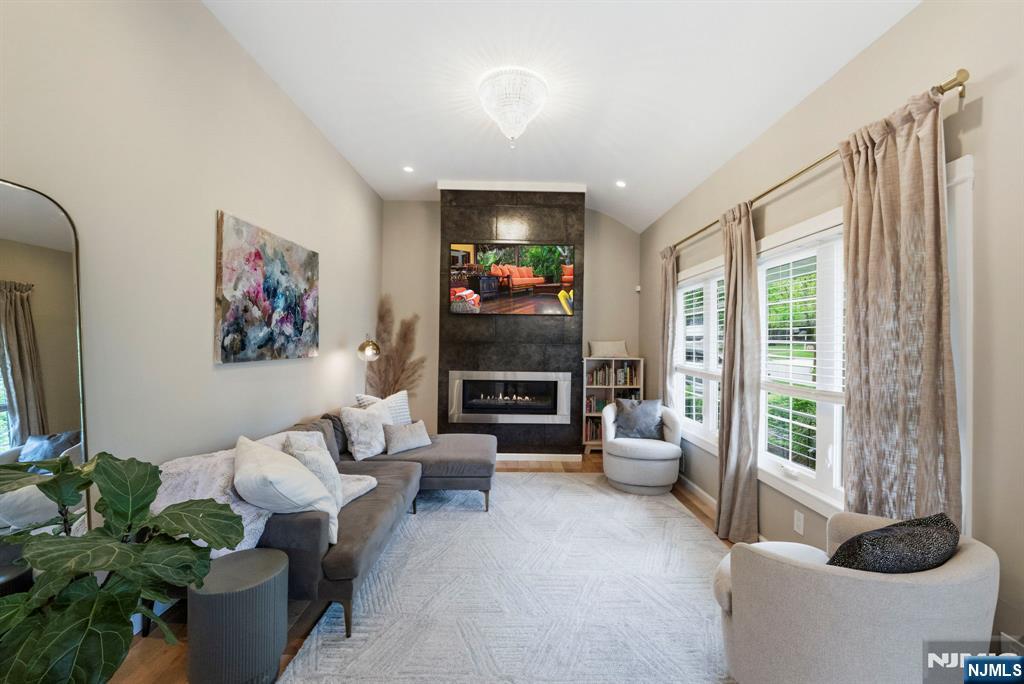 11 Homewood Way — photo 7