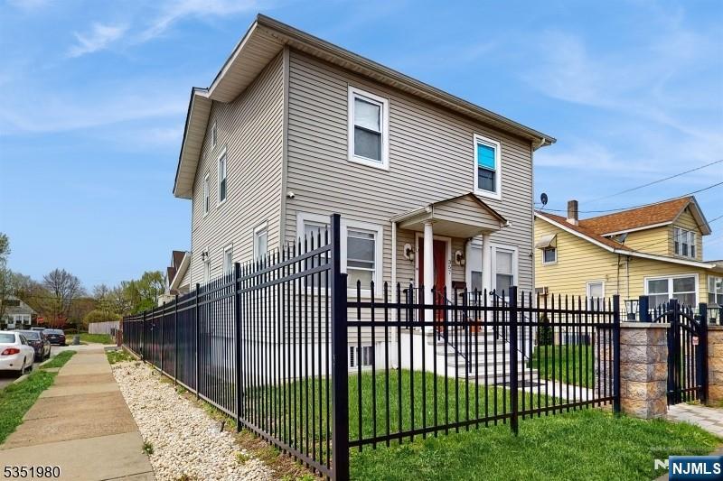357 Haledon - Photo 2