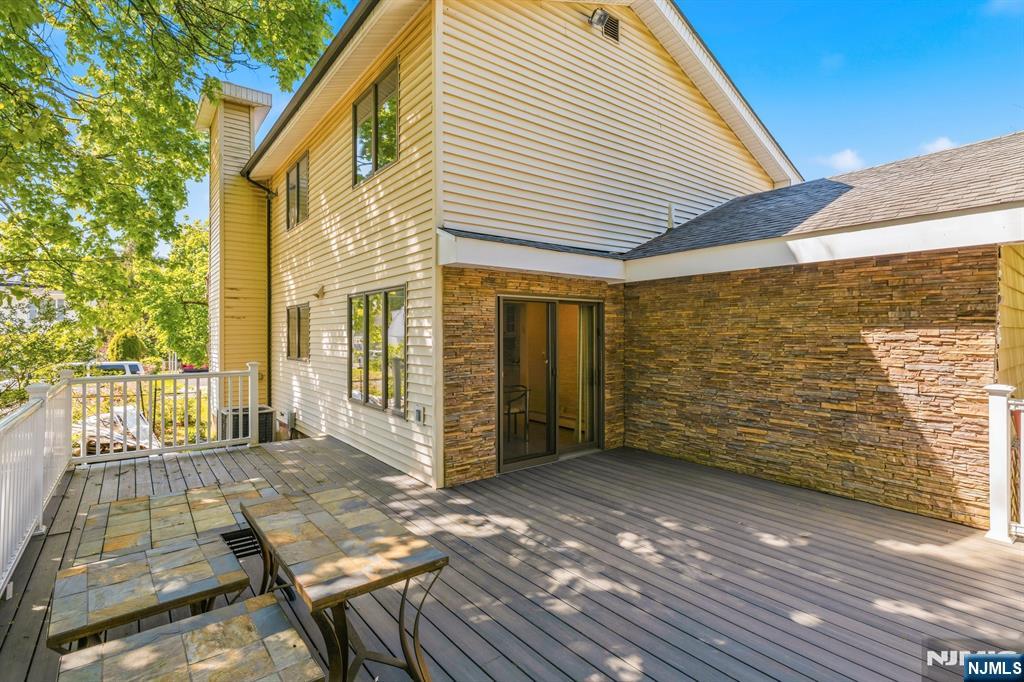 32-03 Norwood Drive, Fair Lawn, NJ 07410 Listing Photo  14