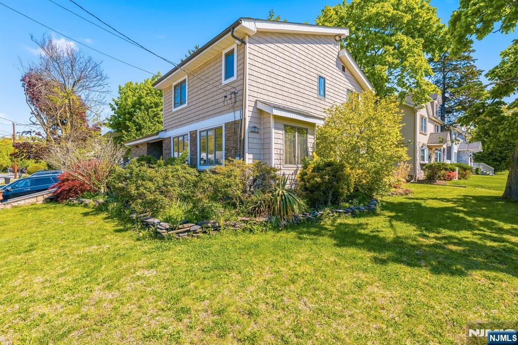 32-03 Norwood Drive, Fair Lawn, NJ 07410 Listing Photo  17