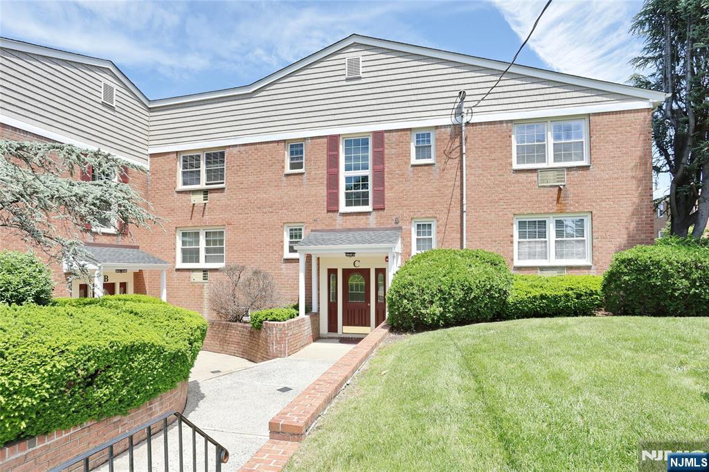 Photo 2 of Condominium at 605 Grove St #2C, Clifton, NJ 07013 | MLS# 26016390 |  | Sold on 2026-07-31