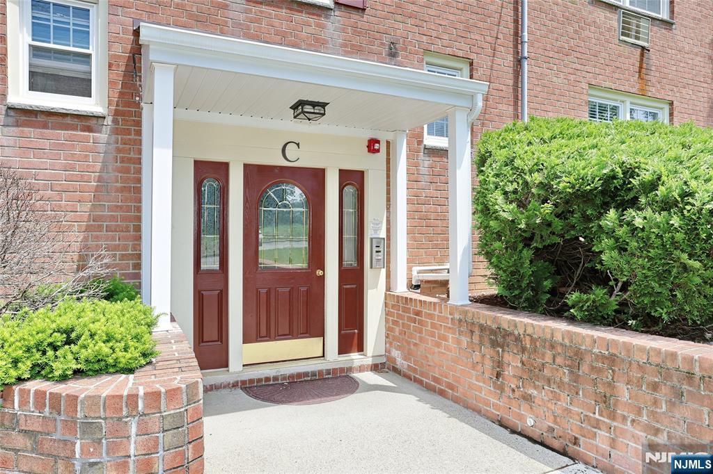 605 Grove Street 2 C - Photo 4