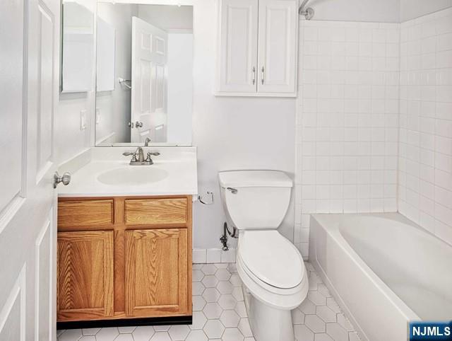 453 Albany, West New York, NJ 07093 Listing Photo  12