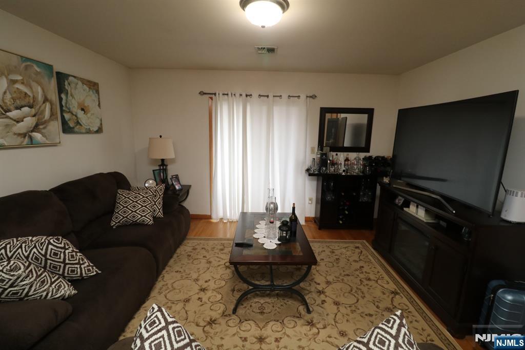 15 Garibaldi Avenue - Photo 2